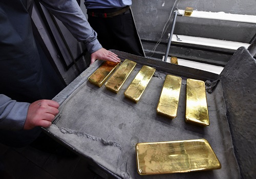 Gold bound for third straight weekly gain on Fed pause views