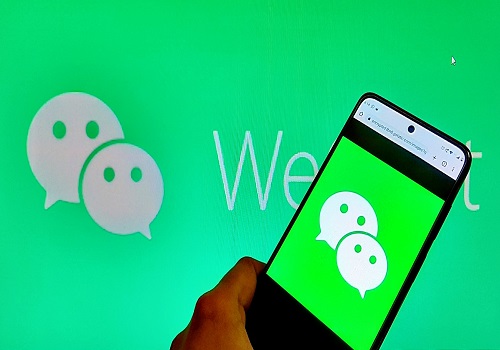 Apple launches store on China's WeChat messaging app 