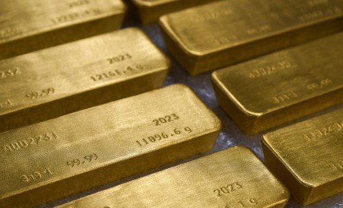 Gold prices in check as US dollar shows resilience