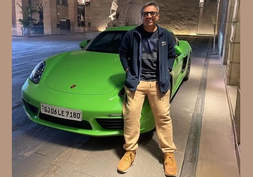 Ashneer takes Porsche Cayman out to show well-lit Delhi for G20 Summit