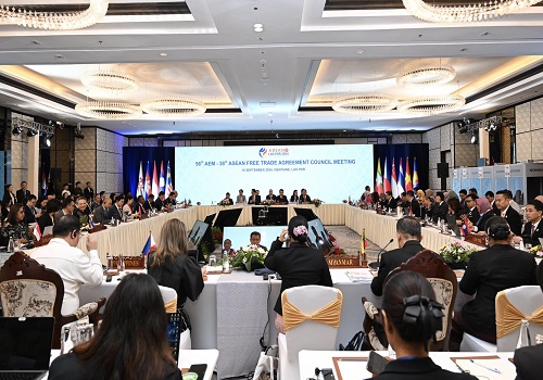 ASEAN countries discuss ways to enhance regional trade