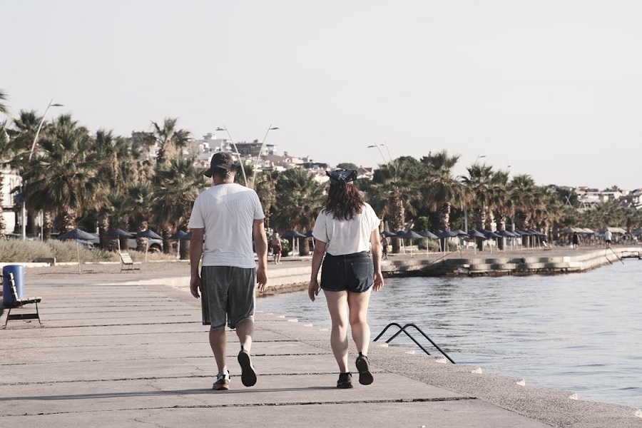 Strolling into Serenity: The Essence of Couple Tourism