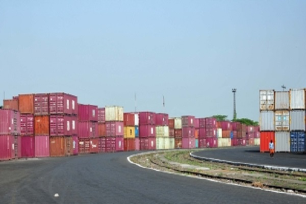 China`s export-driven growth runs into US, Europe headwinds
