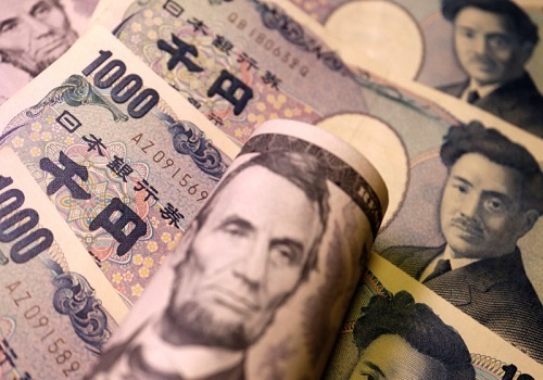 Dollar near one-week high on jobs relief; yen sags