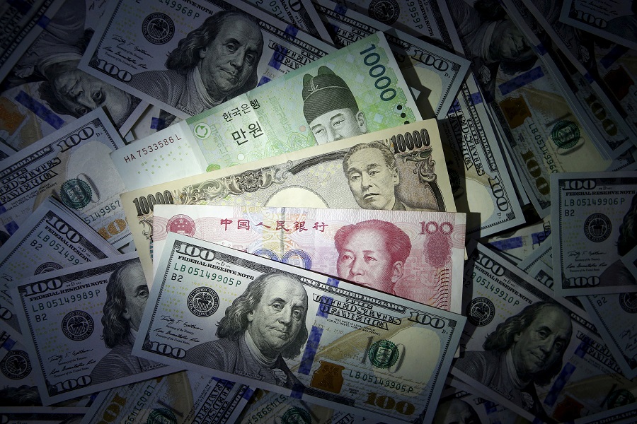 Dollar starts 2025 higher; yen rooted at five-month lows