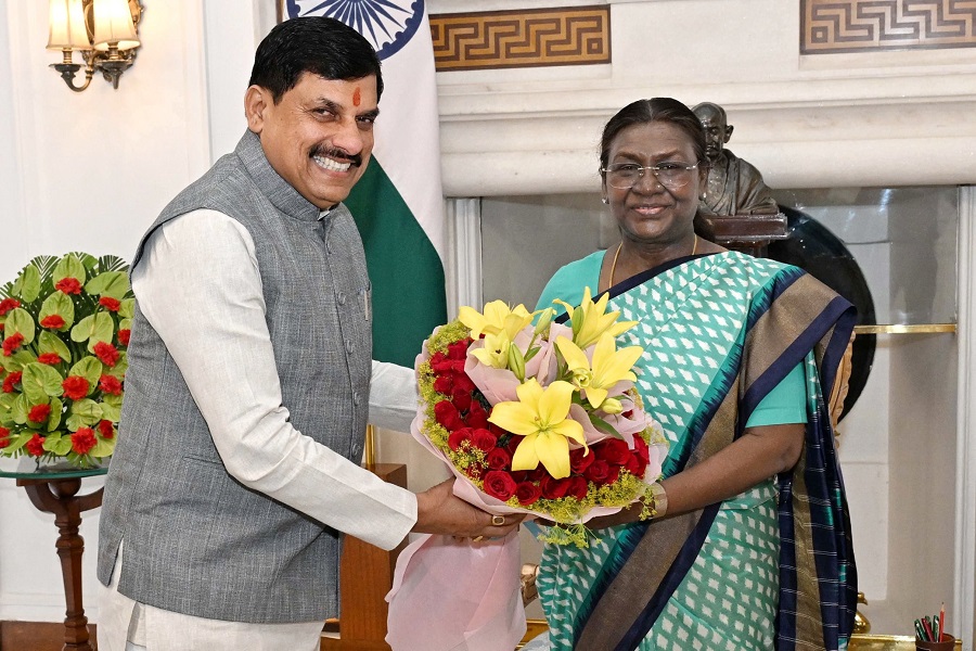 MP CM meets President Droupadi Murmu, urges her to partake in water conservation campaign