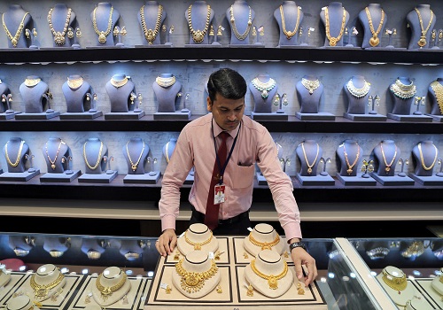 Gold rush grips Asia despite near-record prices