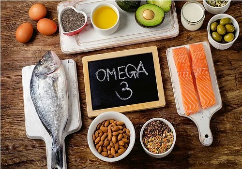 Healthy omega-3 fats in nuts, fish may slow deadly lung fibrosis: Study