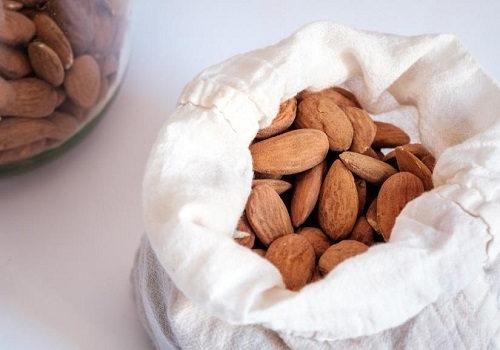 Snack on almonds, walnuts to cut heart disease, diabetes, stroke risk