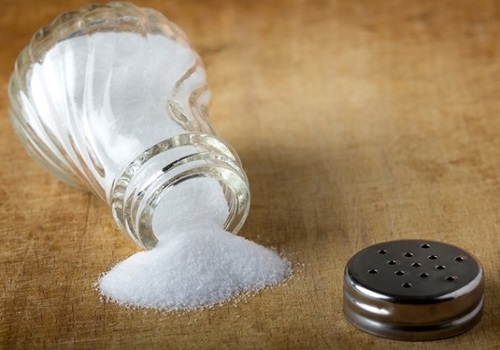 Adding table salt to food linked to chronic kidney disease risk: Study