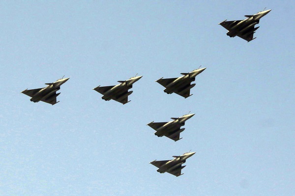 Defence Ministry okays Rs 3.25 lakh crore deal to buy 114 Rafale fighter jets from France