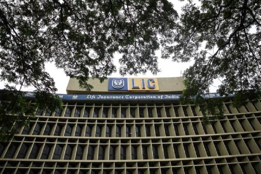 LIC clocks net profit of Rs 7,621 crore in July-September quarter