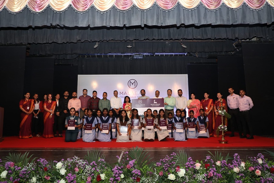 Malabar Gold & Diamonds Awarded Scholarships to 350+ Girl Students in Ghatkopar Reinforcing its vision of Women Empowerment