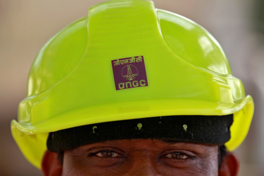 India`s ONGC engages BP to boost production in largest oil field