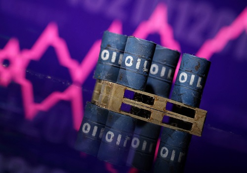 Oil prices edge higher after US stocks build less than expected