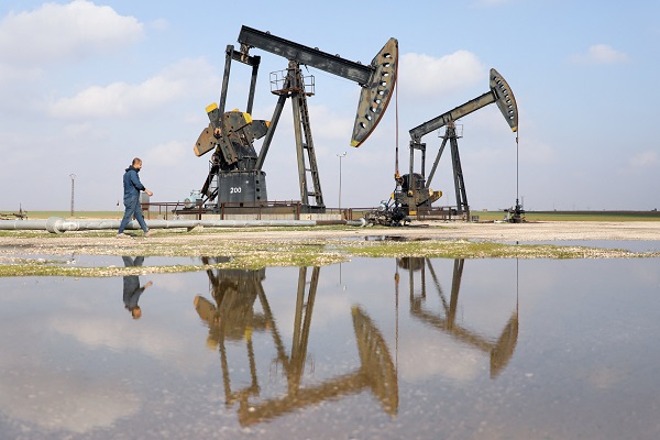 Oil falls more than $1 on greater flows despite US-Iran war