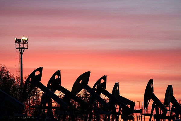 Oil set for second weekly rise as unsettled US-Iran war crimps supply