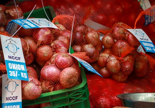 Onion prices drop in major cities after retail selling at subsidised rate: Centre