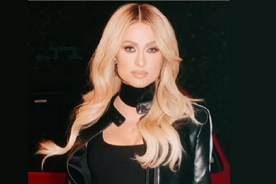 Paris Hilton sings `Sanasa`catchphrase to her kids during playtime