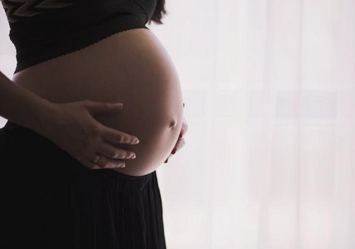 Pregnancy hormones `rewire` women`s brain to prepare for motherhood