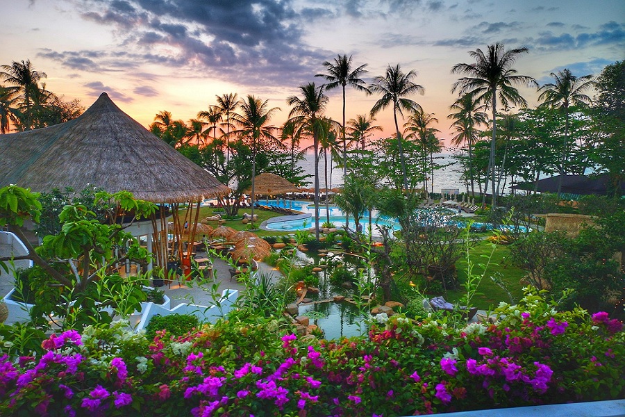 ``Monsoon Retreats: Eco-Resorts That Embrace the Rain and Reconnect You with Nature``