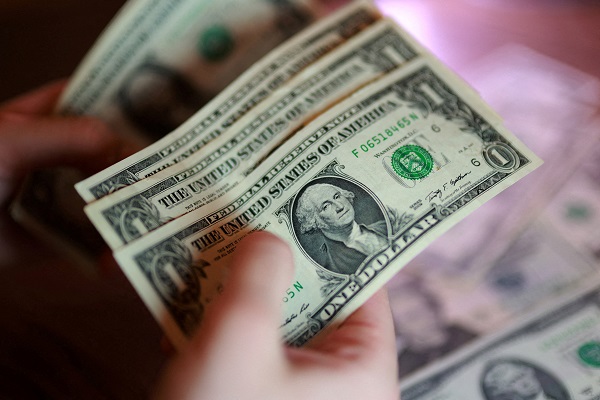 Dollar jumps on renewed Middle East attacks, Hormuz closure