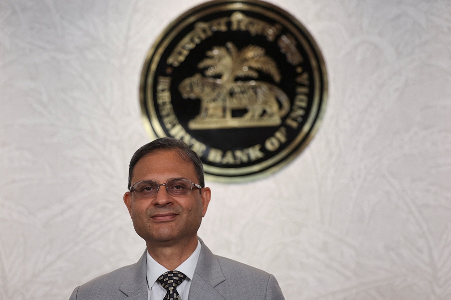 India central bank holds rates to assess policy impact
