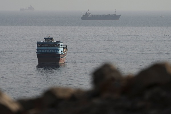 Oil rises on uncertainty over reopening of Hormuz