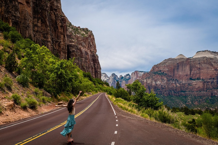 “Solo Travel as a Creative Reset: How Artists, Writers & Thinkers Reignite Passion on the Road”