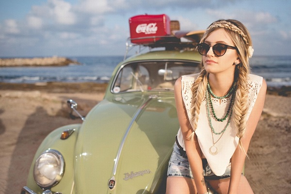 How Sunglasses Can Elevate Everyday Fashion