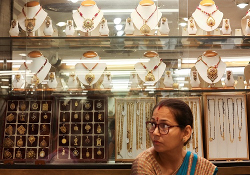 Indian jeweller Titan misses Q4 profit view as gold prices weigh