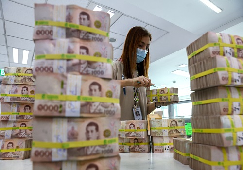Emerging market currencies to claw back ground in 2024 as dollar fades