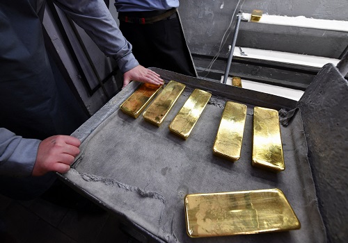 Gold firms as US data boosts bets for Fed pause next week