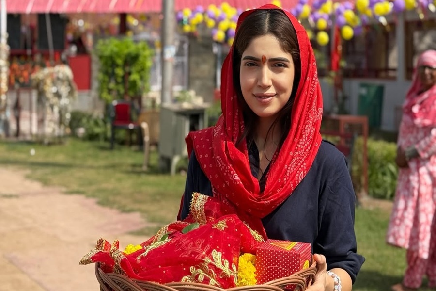 Bhumi Pednekar seeks Maa Kali`s blessings in Jammu on first day of Navratri