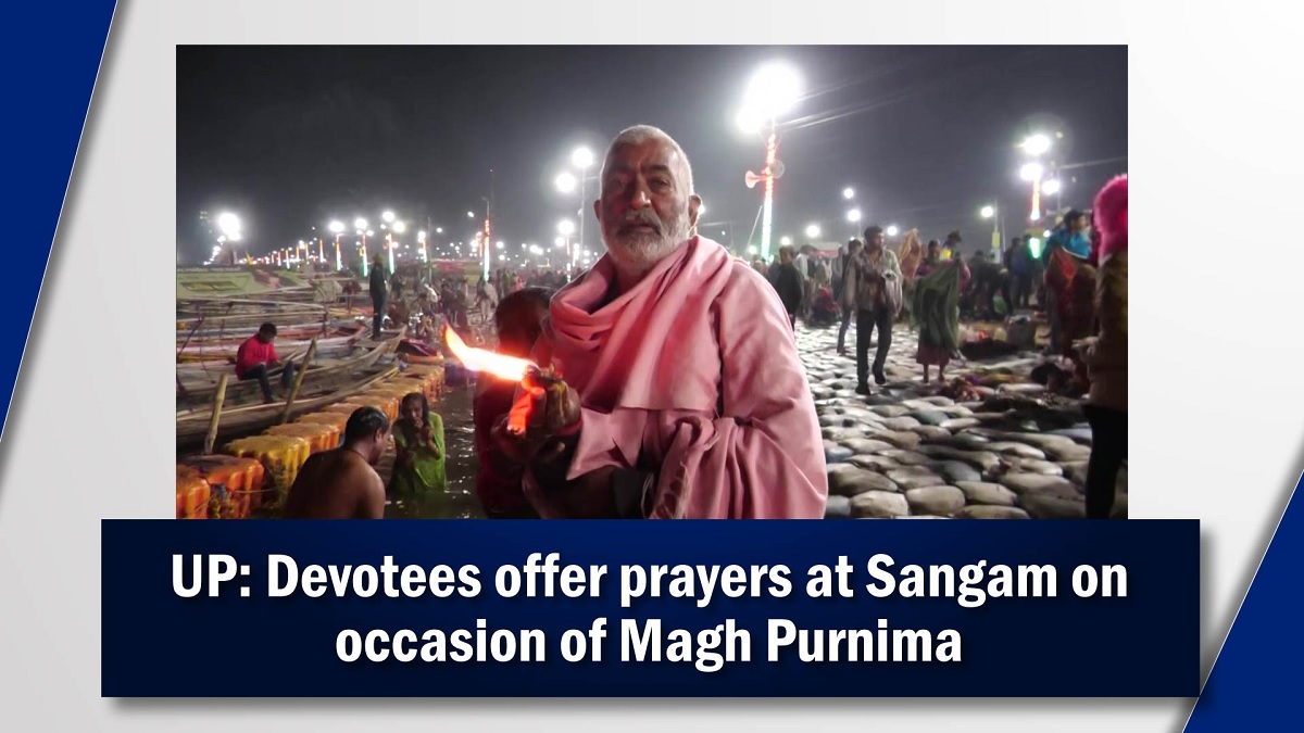 UP` Devotees offer prayers at Sangam on occasion of Magh Purnima