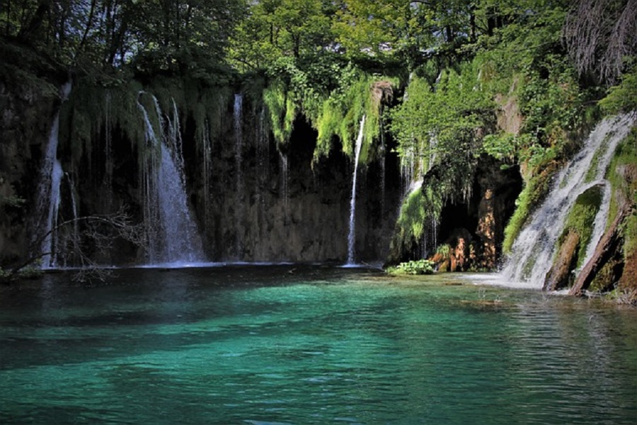 Ecotourism 2025: Green Escapes Gain Ground as Travelers Choose Sustainability Over Luxury