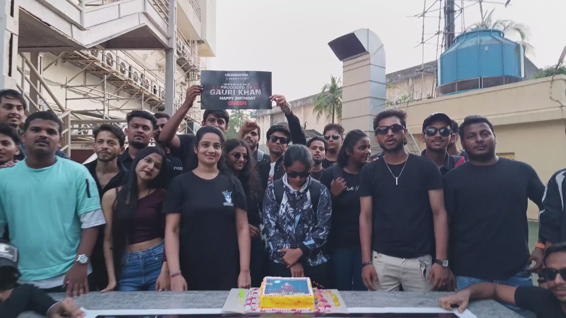 Mumbai (Maharashtrai): Shahrukh Khan Fans Celebrate Gauri Khan Birthday