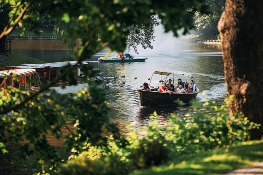 Family Tourism in 2025: Embracing Connection, Flexibility, and Enrichment