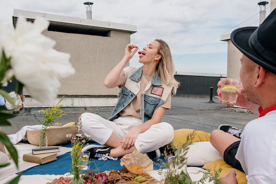 “Rooftop Revelations: A Fresh Take on Food Tourism Experiences”
