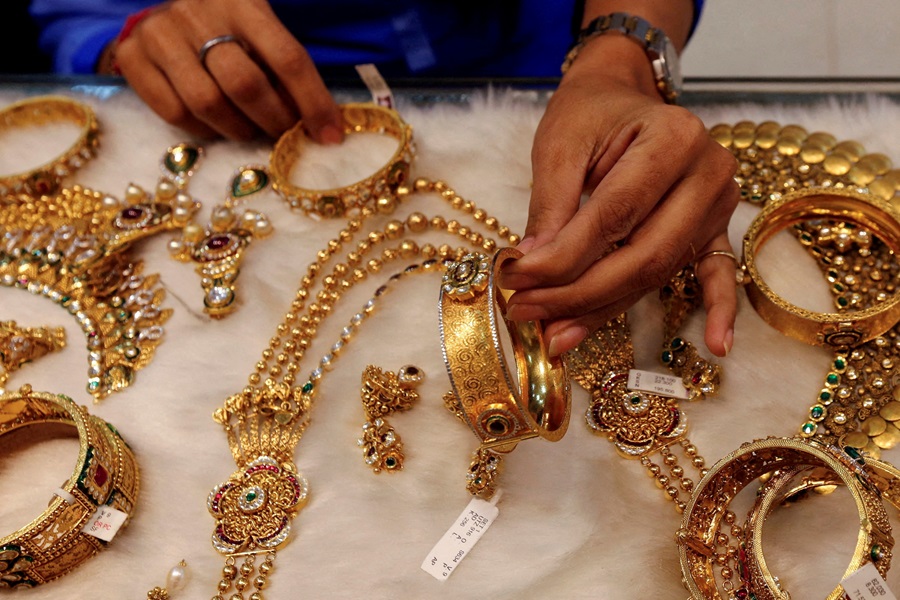 Festivities trigger buying spree in India, but volumes lag