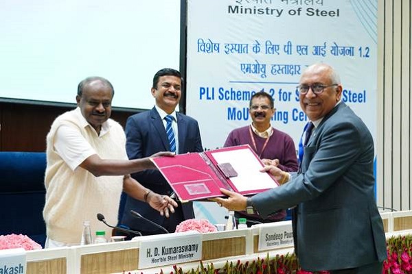 Goverment signs MoUs for 85 speciality steel projects with investment of Rs 11,887 crore