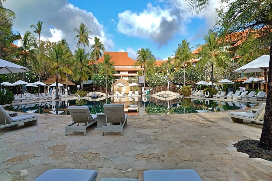 Tranquility Under the Clouds: A Hotel Stay to Remember