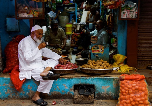 India`s August retail inflation above economists` expectations at 3.65% y/y