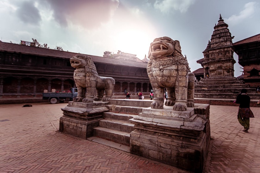 Explore the Majestic Konark Sun Temple: A Cultural Marvel