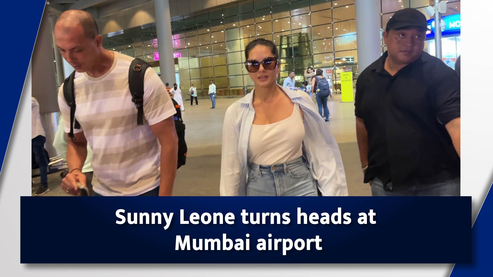 Sunny Leone turns heads at Mumbai airport