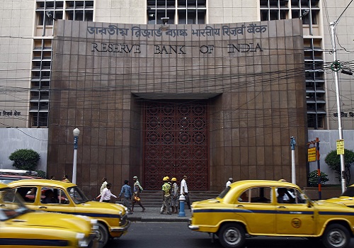 India bank liquidity deficit hits record high