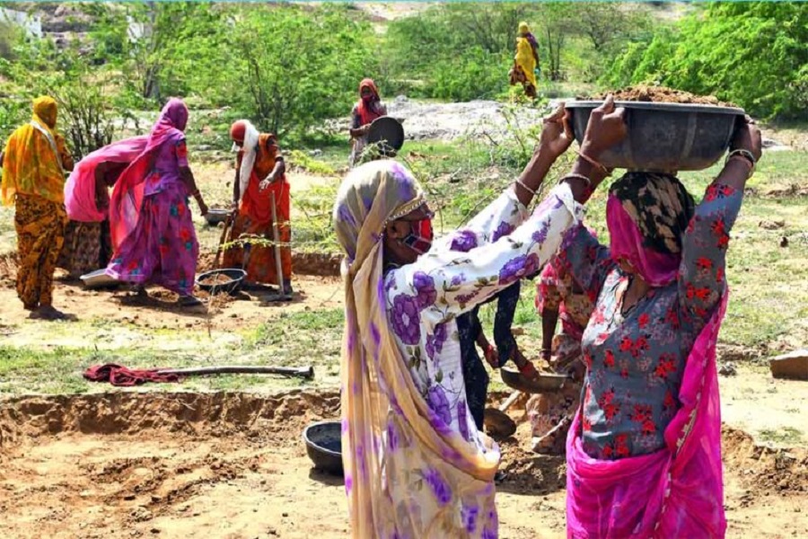 Centre`s outlay for rural jobs scheme jumps over 3-fold to Rs 7.81 lakh ...