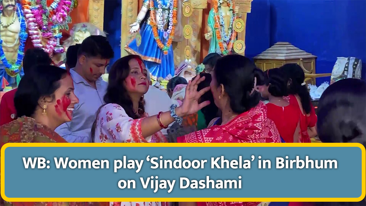 WB: Women play `Sindoor Khela` in Birbhum on Vijay Dashami