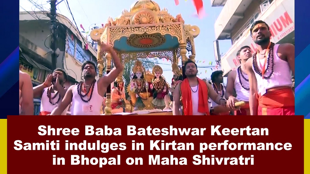 Shree Baba Bateshwar Keertan Samiti indulges in Kirtan performance in Bhopal on Maha Shivratri